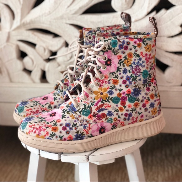 Dr. Martens Shoes - Air Wair Floral Dr. Martens